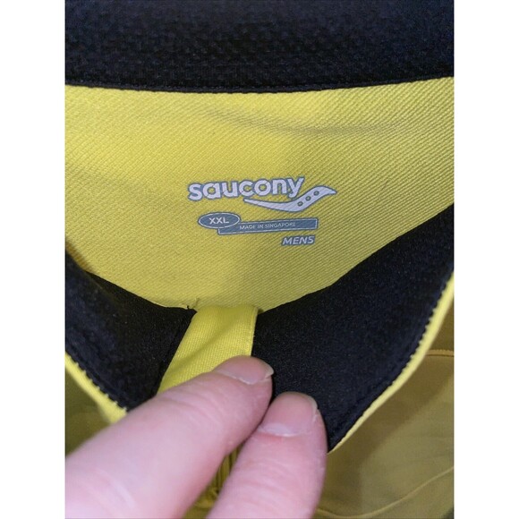 Saucony Men’s Athletic Shirt Size 2XL Yellow Athleisure Running Crosstraining - Picture 2 of 12